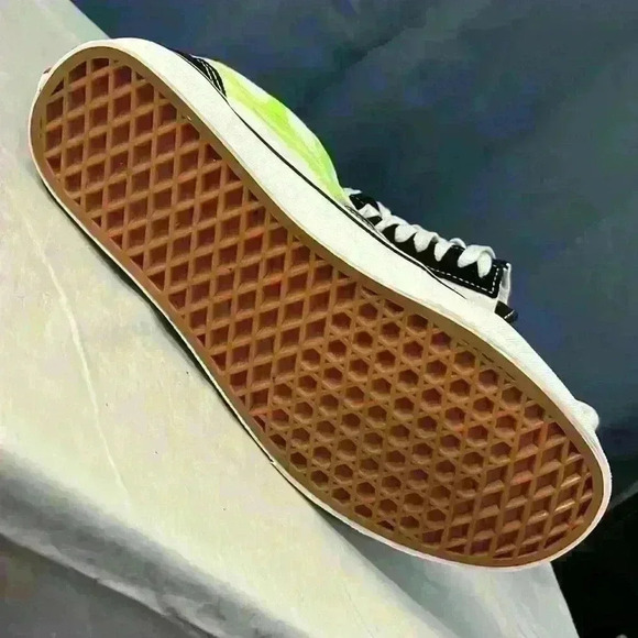 Vans Old Skool Black & White w/Green Flames - Picture 8 of 8